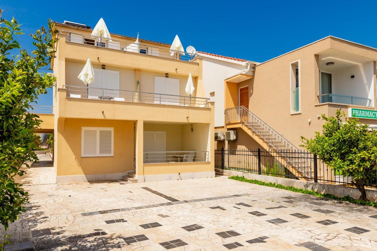 Apartments Mikulic 로고즈니차 외부 사진