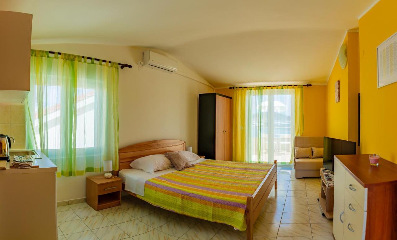 Apartments Mikulic 로고즈니차 외부 사진