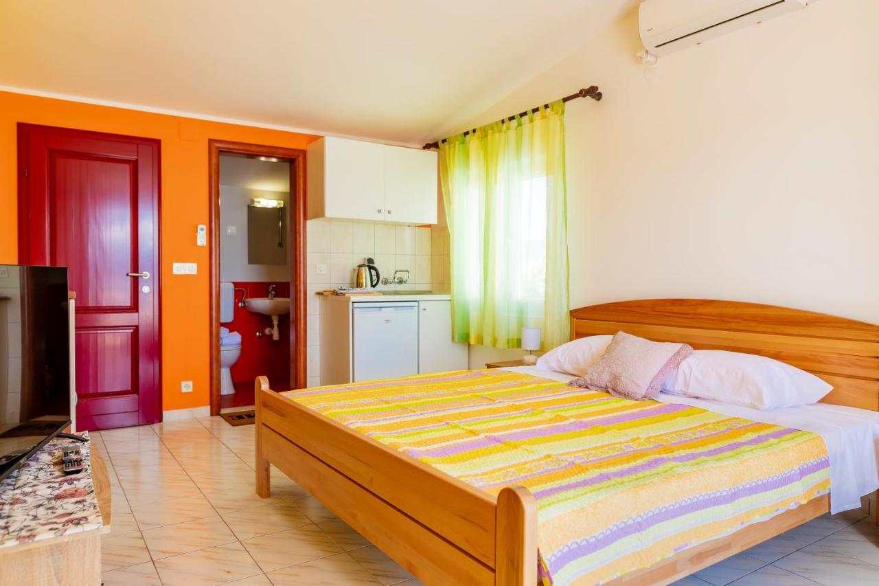 Apartments Mikulic 로고즈니차 외부 사진